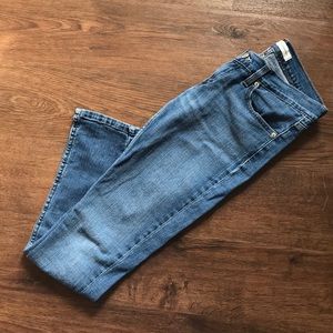 Woman’s Levi Skinny Jeans